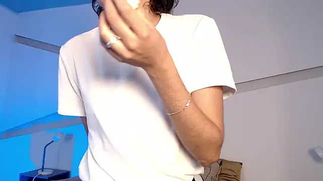 Snapshot of hot_little_bunny chatting on October 21, 8:53 pm hot little bunny online show from October 21, 8:53 pm