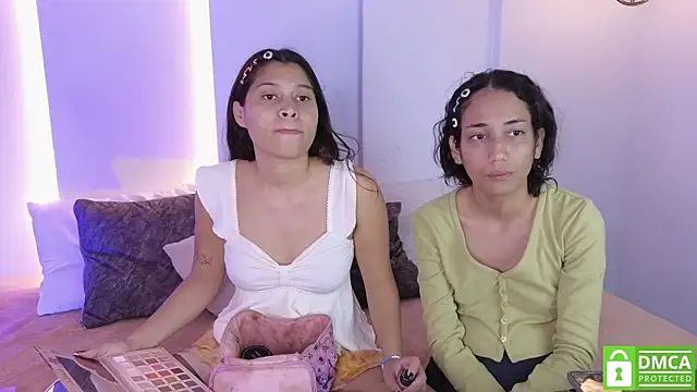 Snapshot of hot_little_bunny chatting on November 9, 9:46 pm hot little bunny online show from November 9, 9:46 pm