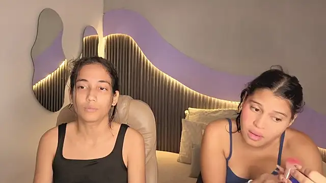 hot little bunny online show from April 14, 9:10 pm