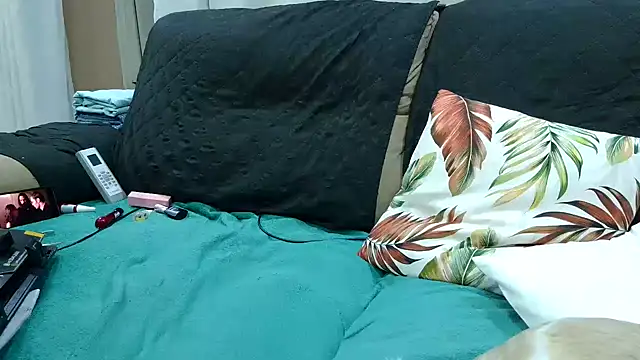 Snapshot of Kellynha_Sweet chatting on December 22, 3:55 am Kellynha Sweet online show from December 22, 3:55 am