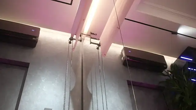 Rikka Moore online show from January 13, 2:00 pm