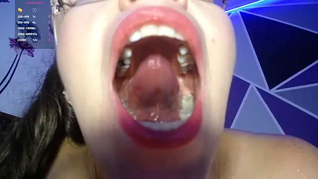 DaMikaela  online show from November 27, 7:05 pm