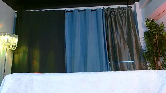 Snapshot of DanieleAida chatting on March 2, 10:14 am DanieleAida online show from March 2, 10:14 am