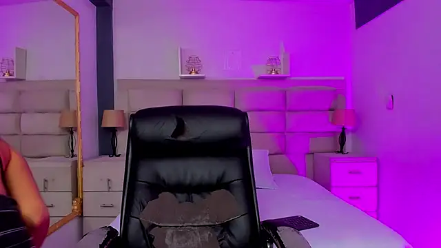 CinthiaCollins online show from November 15, 8:38 pm