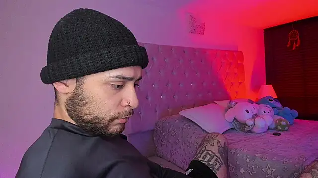 AbbyAndChris2 online show from April 28, 7:02 am