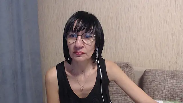 Erica95Bloom online show from February 15, 6:55 pm