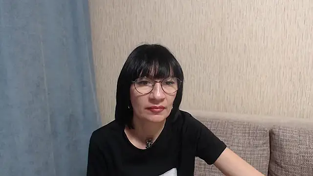 Erica95Bloom online show from February 25, 8:30 pm