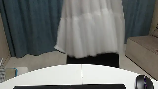 Erica95Bloom online show from March 3, 6:12 pm