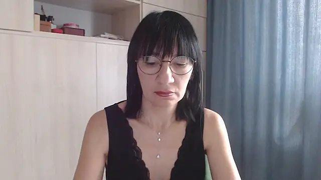 Erica95Bloom online show from September 18, 8:27 am