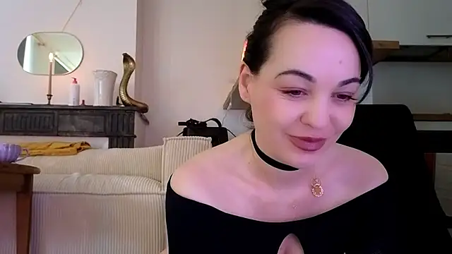 Lilie romeo online show from January 6, 11:40 am