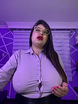 MiiaaJoness online show from March 4, 3:15 pm