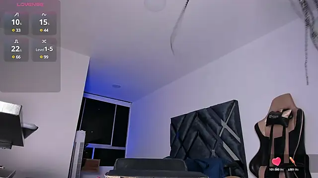 Snapshot of Nicolle_alexandra chatting on January 1, 12:32 am Nicolle alexandra online show from January 1, 12:32 am