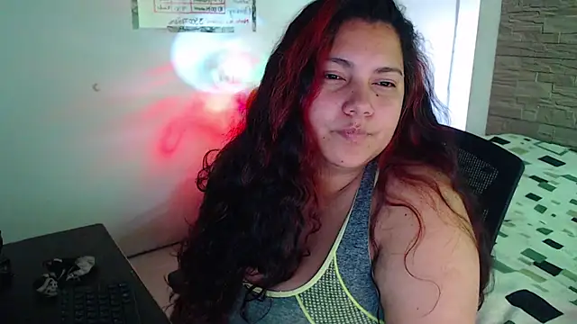 girl milk2 online show from February 6, 7:39 pm