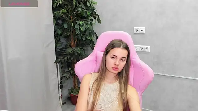 Donna Evans online show from December 6, 1:07 am