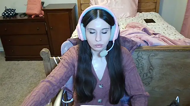 Snapshot of alisonfields chatting on December 1, 1:38 pm alisonfields online show from December 1, 1:38 pm