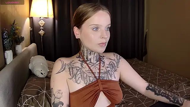 Snapshot of ATOMIC-KETCHUP chatting on December 15, 1:00 pm ATOMIC-KETCHUP online show from December 15, 1:00 pm