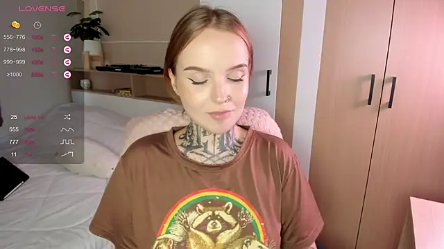 Snapshot of ATOMIC-KETCHUP chatting on February 4, 8:13 am ATOMIC-KETCHUP online show from February 4, 8:13 am