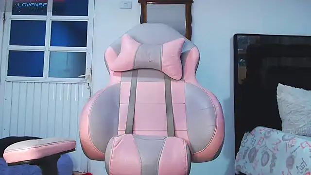 Snapshot of Im_Keizy chatting on December 23, 4:43 am Im Keizy online show from December 23, 4:43 am