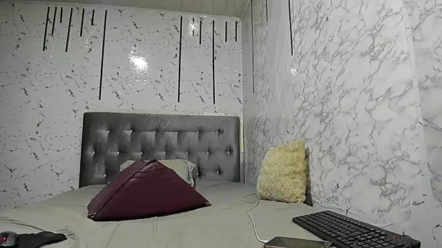 Snapshot of kelleysinedd chatting on November 14, 3:44 pm kelleysinedd online show from November 14, 3:44 pm