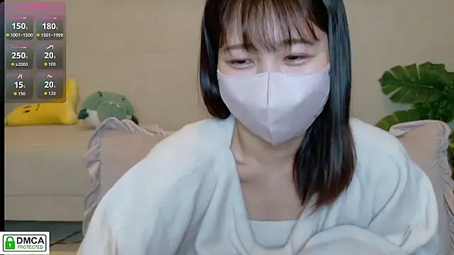 Snapshot of SUZU_ chatting on February 10, 11:36 am SUZU online show from February 10, 11:36 am