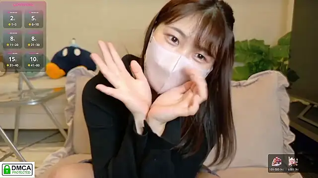 Snapshot of SUZU_ chatting on February 25, 12:15 pm SUZU online show from February 25, 12:15 pm