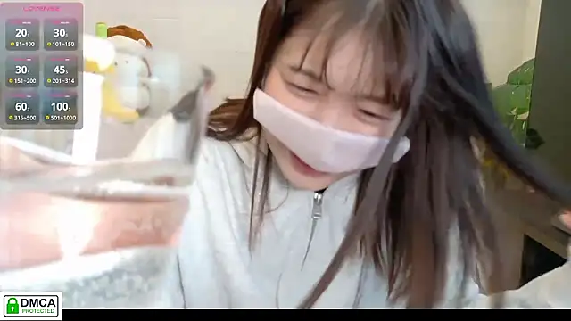 Snapshot of SUZU_ chatting on March 1, 12:12 am SUZU online show from March 1, 12:12 am