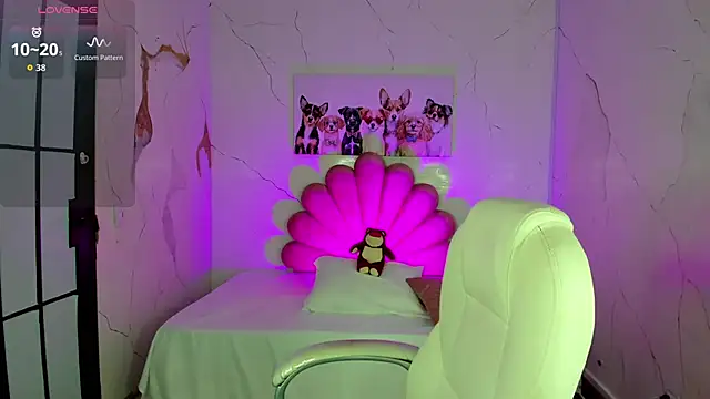 NiickyJones online show from December 21, 4:52 am