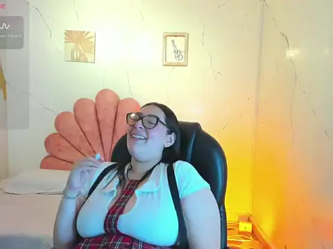 NiickyJones online show from June 6, 2:49 am