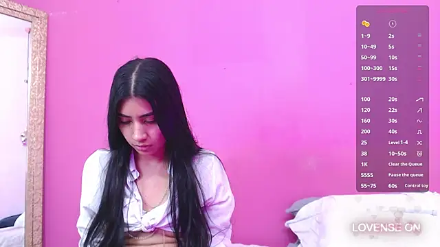 littlee emilyy  online show from March 22, 8:51 am