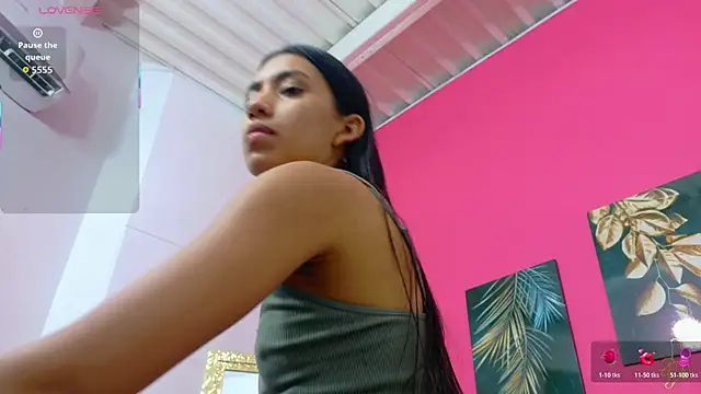 littlee emilyy  online show from May 20, 12:55 pm