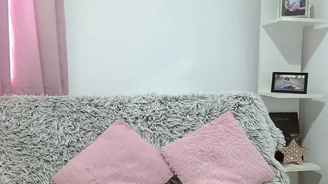 aliicee m online show from September 18, 6:21 pm