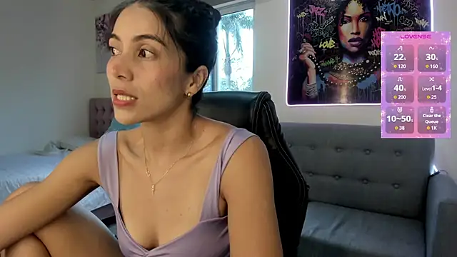 andykiuty online show from November 7, 8:20 pm