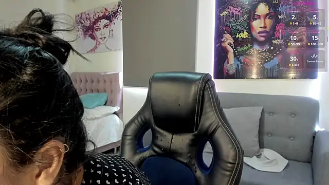 andykiuty online show from February 27, 8:09 pm