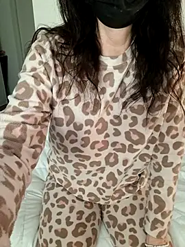 Silvia Zeno online show from February 19, 4:19 am