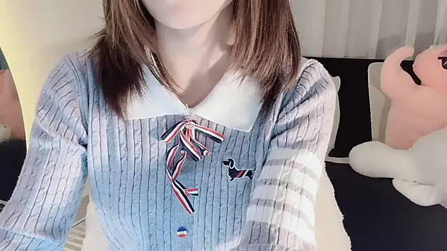 lvy-w online show from February 12, 4:00 pm