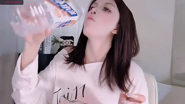 Snapshot of lvy-w chatting on October 30, 5:42 am lvy-w online show from October 30, 5:42 am