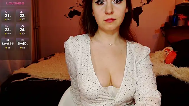 missgenevaonceagain  online show from February 19, 11:04 pm