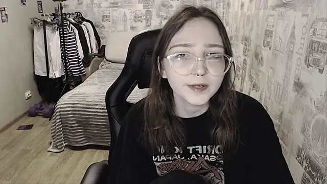 AmeliaKamishiro online show from December 22, 2:27 pm