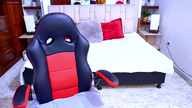 laureentt  online show from September 12, 3:06 am