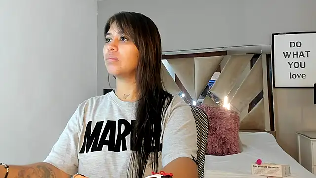 sharlott18 online show from December 2, 11:56 am