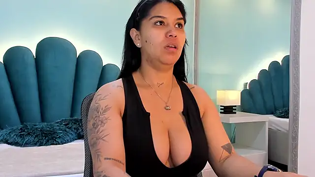 sharlott18 online show from October 27, 1:37 pm