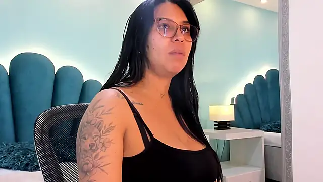 sharlott18 online show from November 12, 1:55 pm