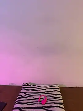 Snapshot of Felicia_smok3 chatting on October 31, 2:23 am Felicia smok3 online show from October 31, 2:23 am