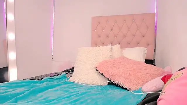 Snapshot of Celeste__sweetx chatting on February 28, 6:20 pm Celeste sweetx online show from February 28, 6:20 pm