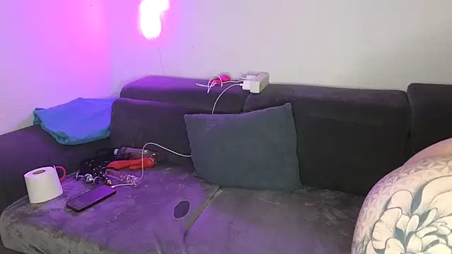 Furby13 online show from January 5, 9:47 pm