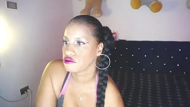 pamela guzmaan online show from November 6, 7:15 pm