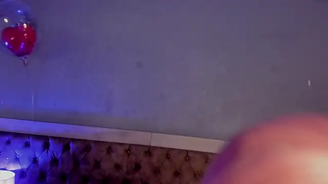 Snapshot of _Linoshka_1 chatting on February 1, 8:47 pm Linoshka 1 online show from February 1, 8:47 pm