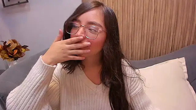 Eva Macalliter online show from December 18, 3:26 am