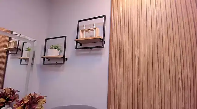 Eva Macalliter online show from December 20, 9:32 am