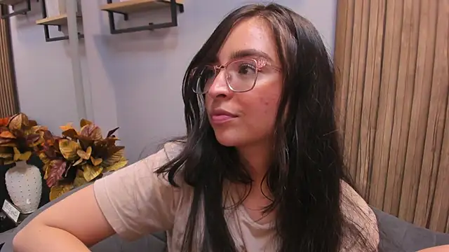 Eva Macalliter online show from December 28, 2:21 pm